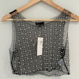MWT Mystique Boutique Hot & Delicious Faux Peal and Gemstone Net top. Black. M.